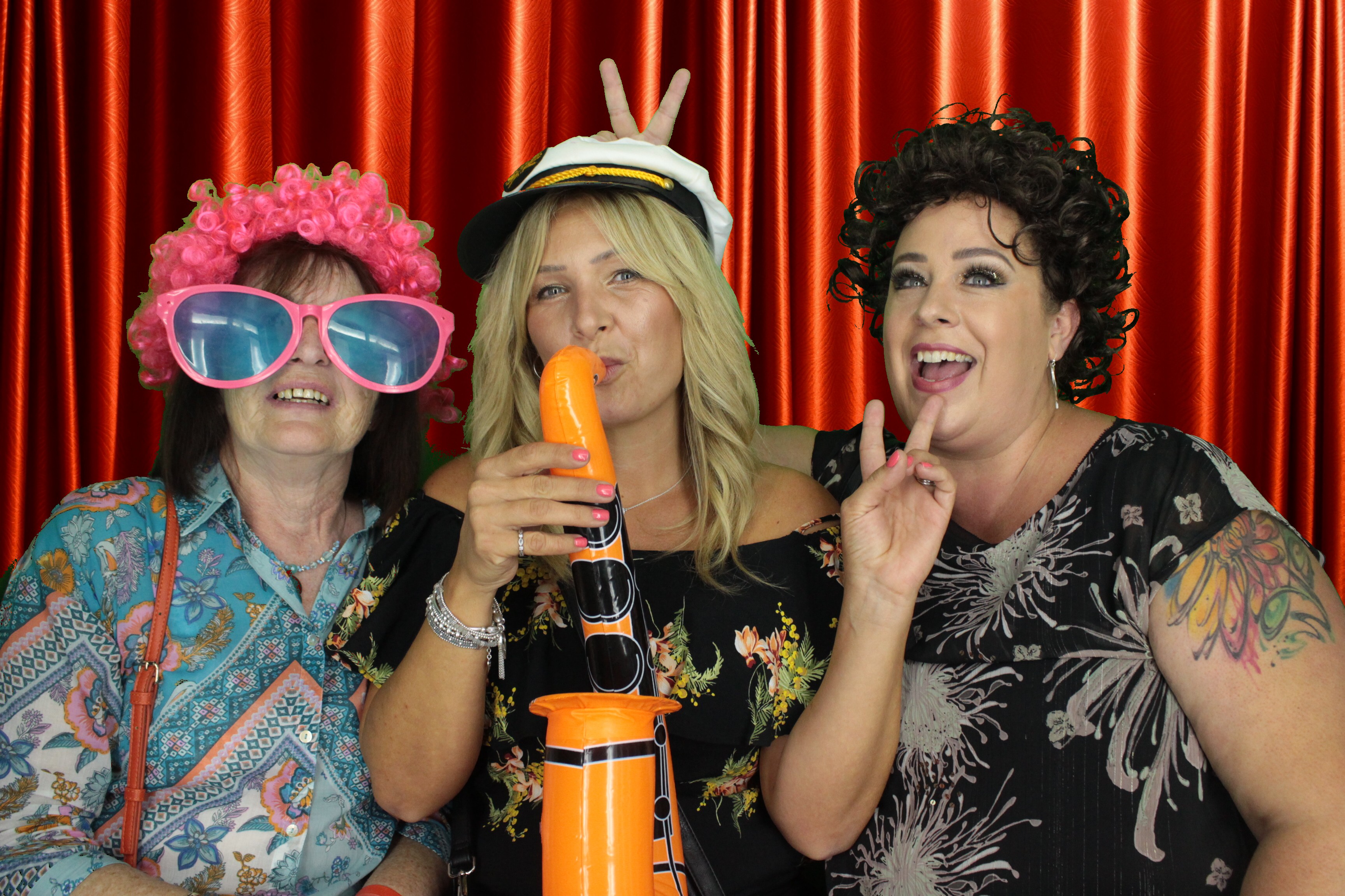 Scott & Tammy's Wedding | View more photos from the event at gallery.myphotoboothexperience.co.uk/u/MyPhotoBoothExperienceLtd/Scott-Tammys-Wedding
